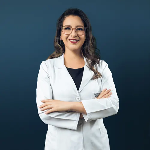 Katherine Betancourt | Medico internista | Loja